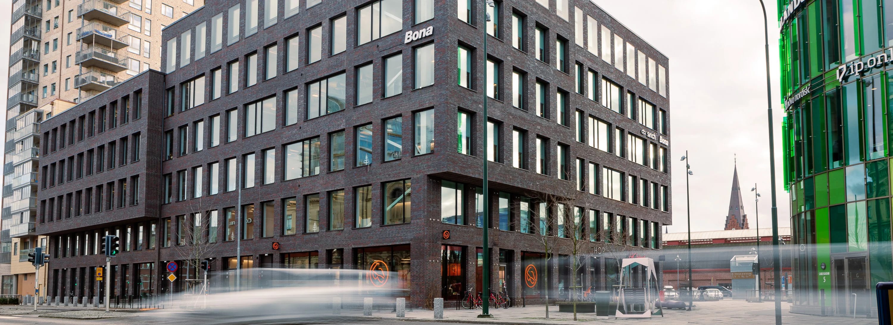 Bona_Malmo_Foajen_Exterior-Header-Size-blurred.png