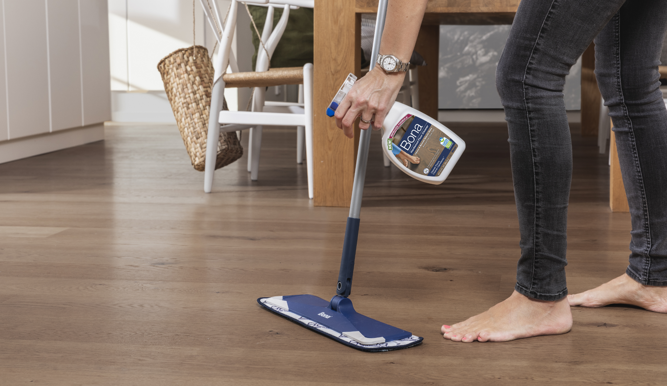 The best way to clean hardwood floors 