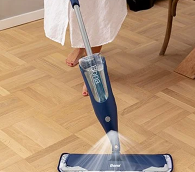 Bona Spray Mop, es una mopa pulverizadora que permite limpiar y