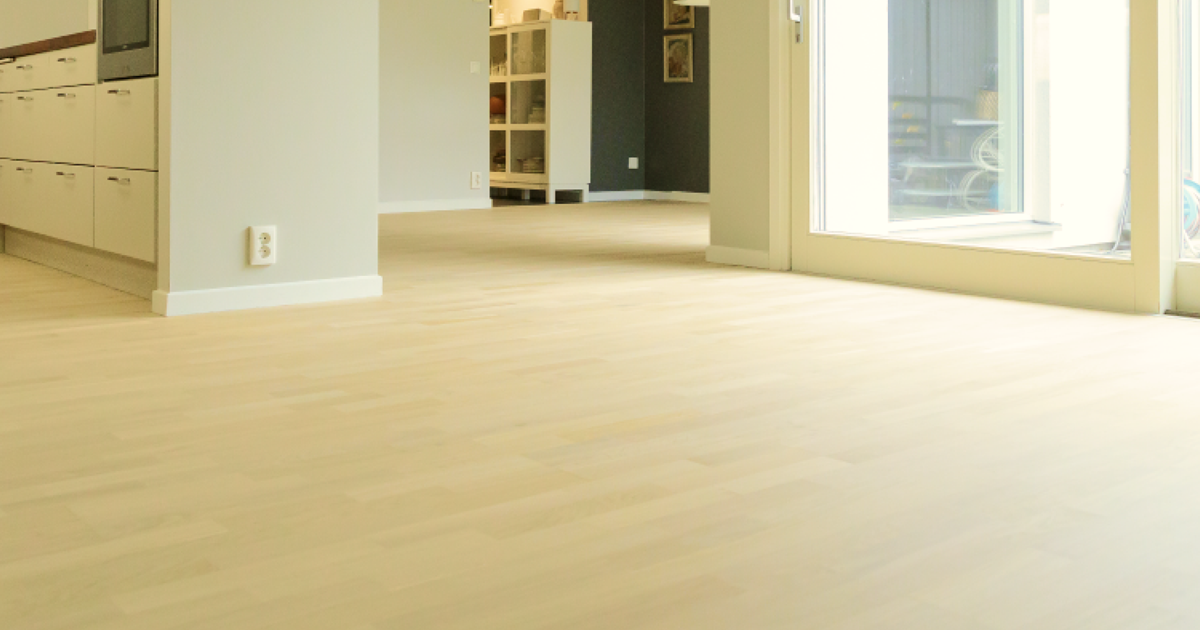 https://www.bona.com/globalassets/get-an-ultra-matte-natural-looking-hardwood-floor-finish-with-bona-traffic-hd-raw-hero.png?preset=meta-og-image